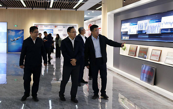 中國鋼研黨委副書記、總經(jīng)理高宏斌一行 到航產(chǎn)集團(tuán)調(diào)研